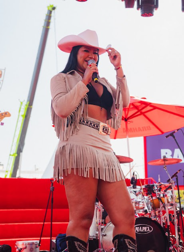 Moda Music Moda Music, selo criado pela Clan DVT e Virgin Music Group, aposta em novos talentos e fortalece a cena sertaneja