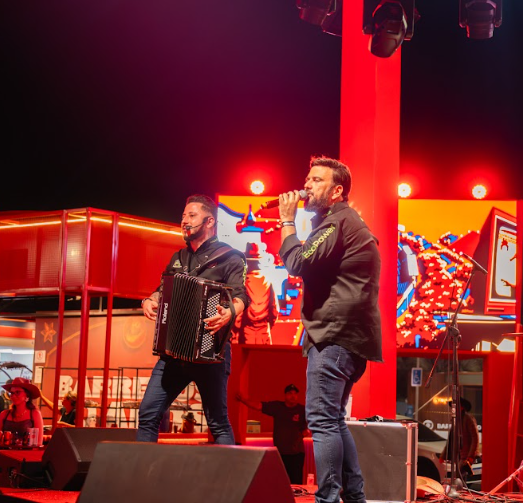 Moda Music Moda Music, selo criado pela Clan DVT e Virgin Music Group, aposta em novos talentos e fortalece a cena sertaneja