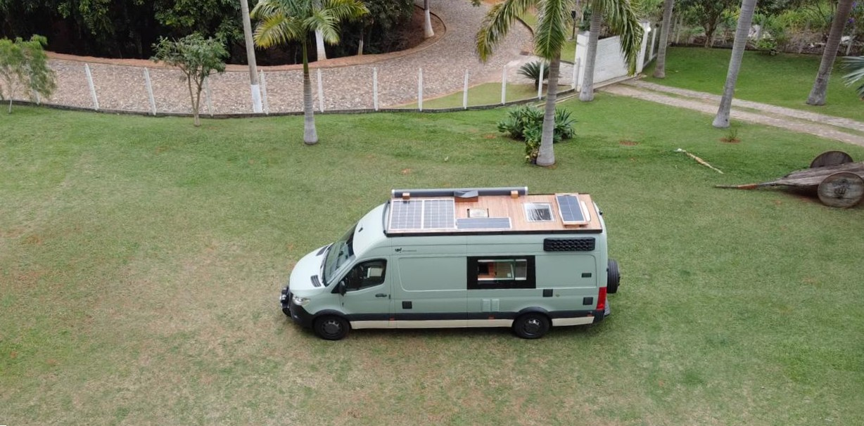 Casal larga carreira para viajar o mundo e funda uma das fábricas de motorhomes mais promissoras do Brasil